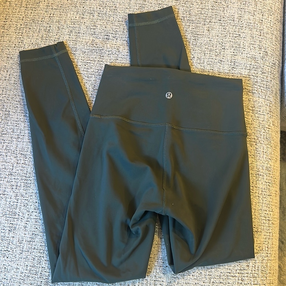 Lululemon Wunder Train 25 (Dark Green) size 4